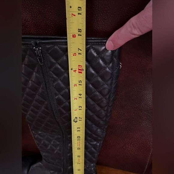 Tom Extreme by Eddie Marc quilted leather tall zip boots w/gold tone hardware - Picture 5 of 10